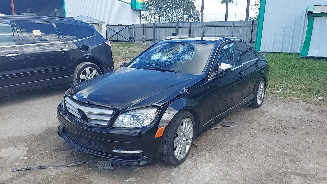 Photo of 2009 Mercedes-Benz C300