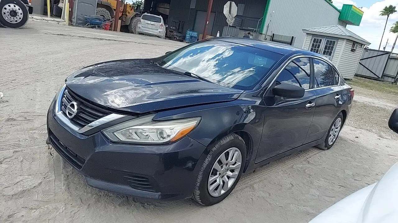 Photo of 2016 Nissan Altima
