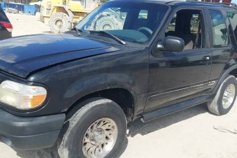 Photo of 1999 Ford Explorer