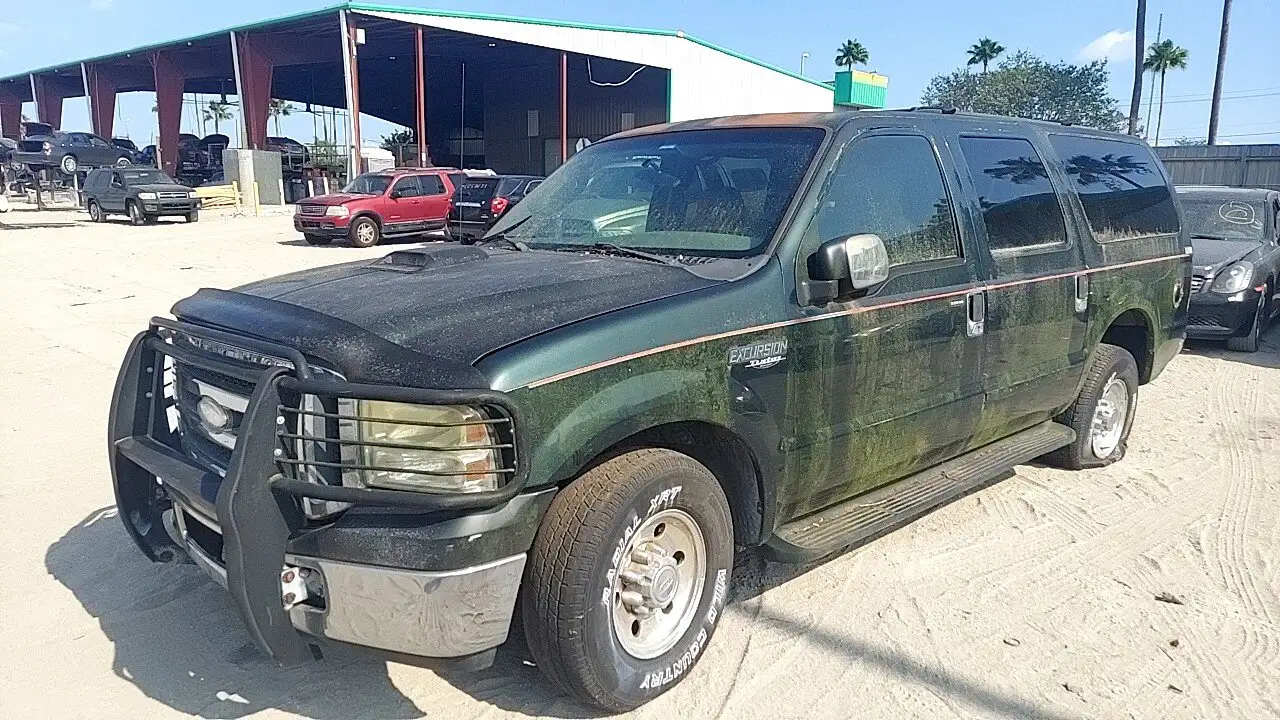 Photo of 2005 Ford Excursion