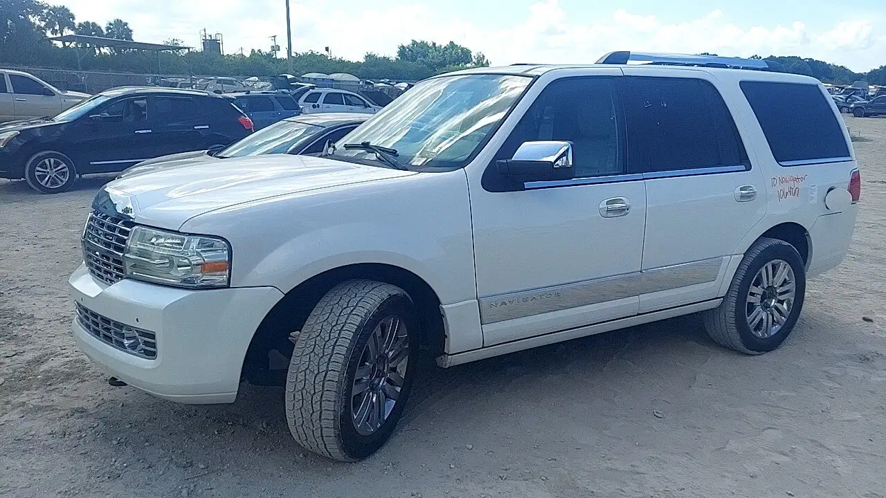 Photo of 2010 Lincoln Navigator
