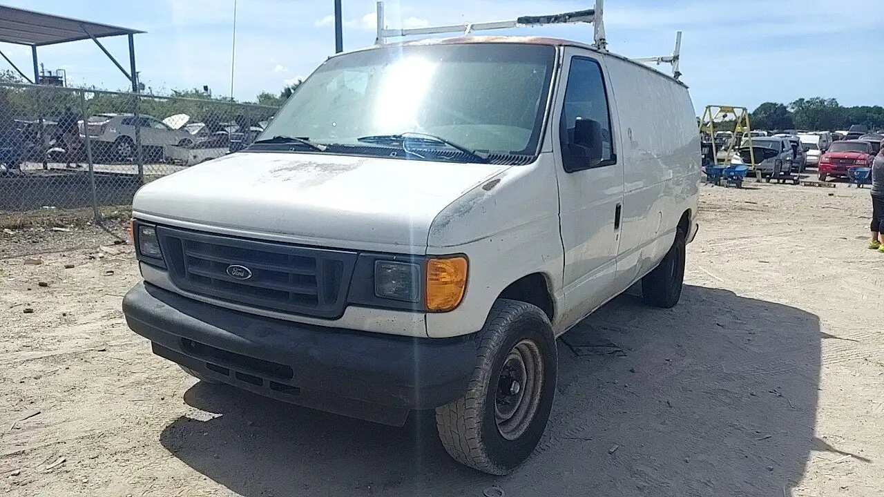 Photo of 2005 Ford E-250