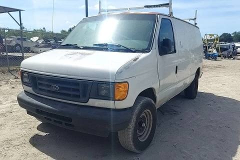 Photo of 2005 Ford E-250