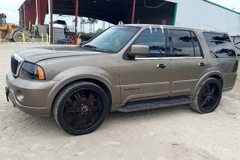 Photo of 2003 Lincoln Navigator
