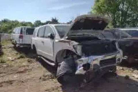 Photo of 2004 Nissan Armada