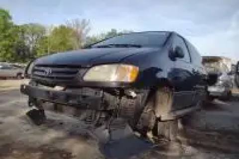 Photo of 2002 Toyota Sienna