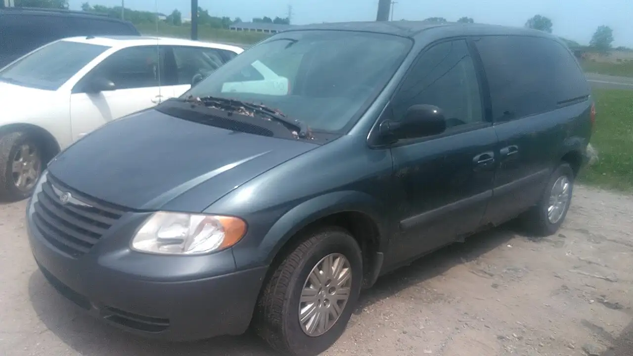 Photo of 2006 Chrysler Town & Country