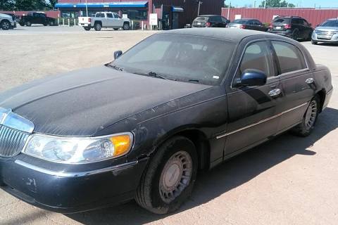Photo of 2002 Lincoln Town Car