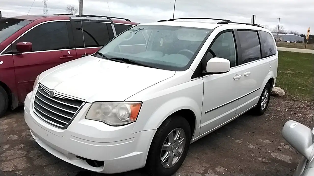 Photo of 2009 Chrysler Town & Country