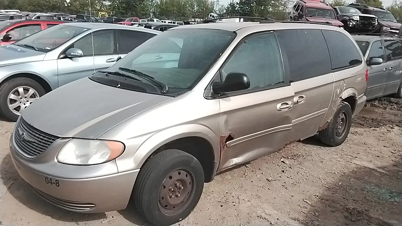 Photo of 2004 Chrysler Town & Country
