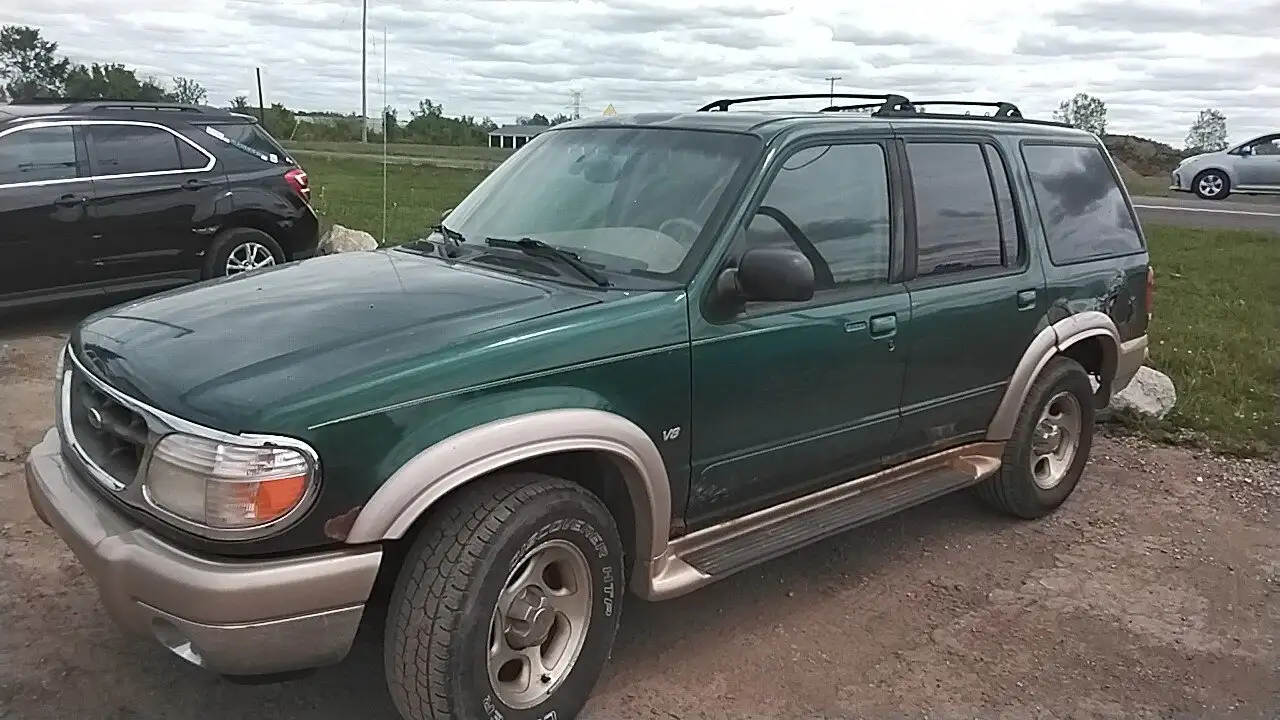 Photo of 2000 Ford Explorer
