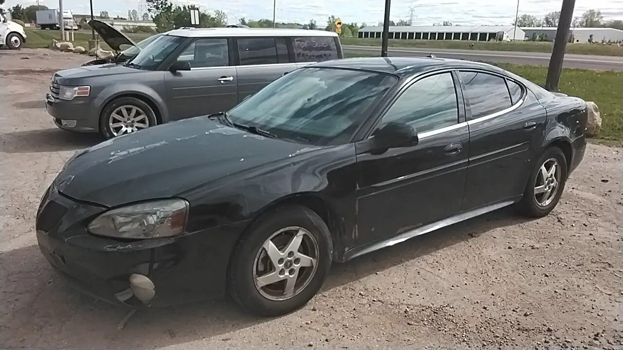 Photo of 2004 Pontiac Grand Prix