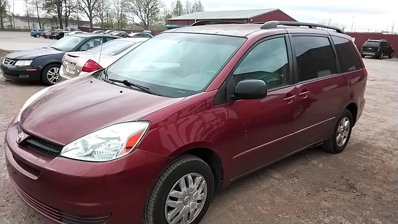 Photo of 2004 Toyota Sienna