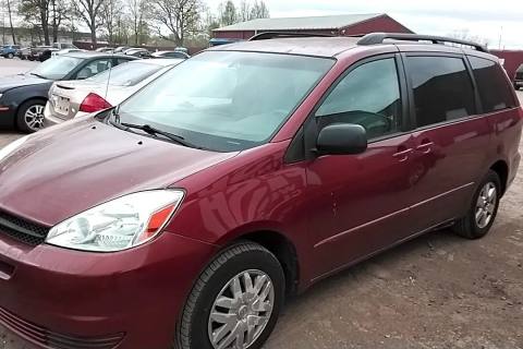 Photo of 2004 Toyota Sienna