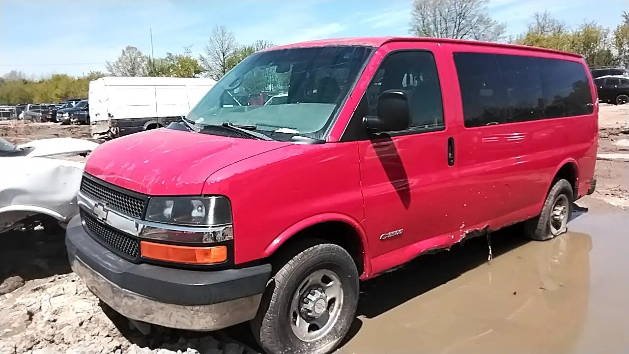 Photo of 2005 Chevrolet Express 3500
