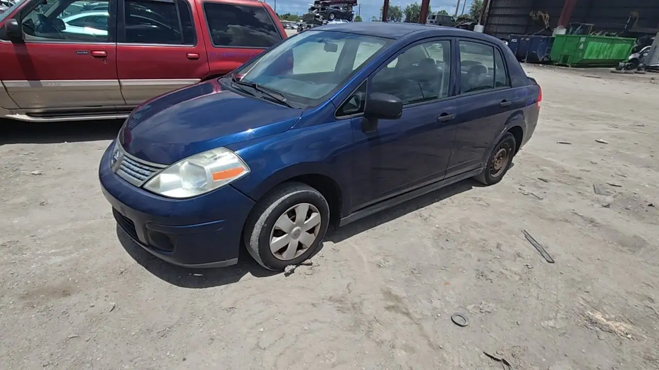 Photo of 2010 Nissan Versa