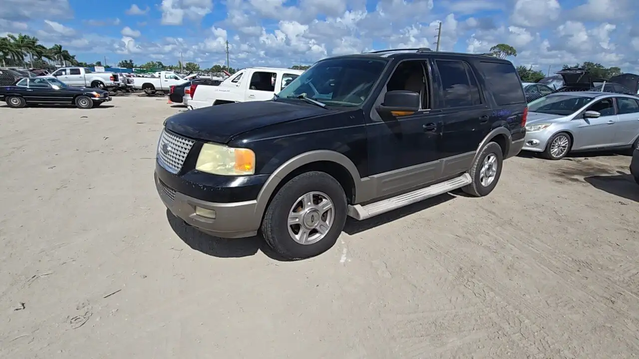 Photo of 2004 Ford Expedition