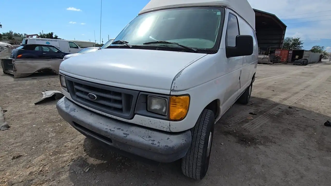 Photo of 2006 Ford E-350 Super Duty