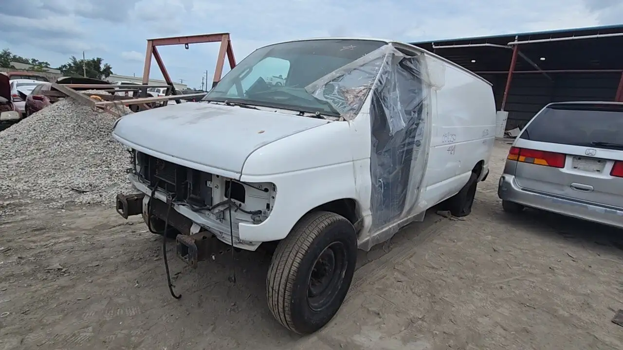 Photo of 2005 Ford E-250