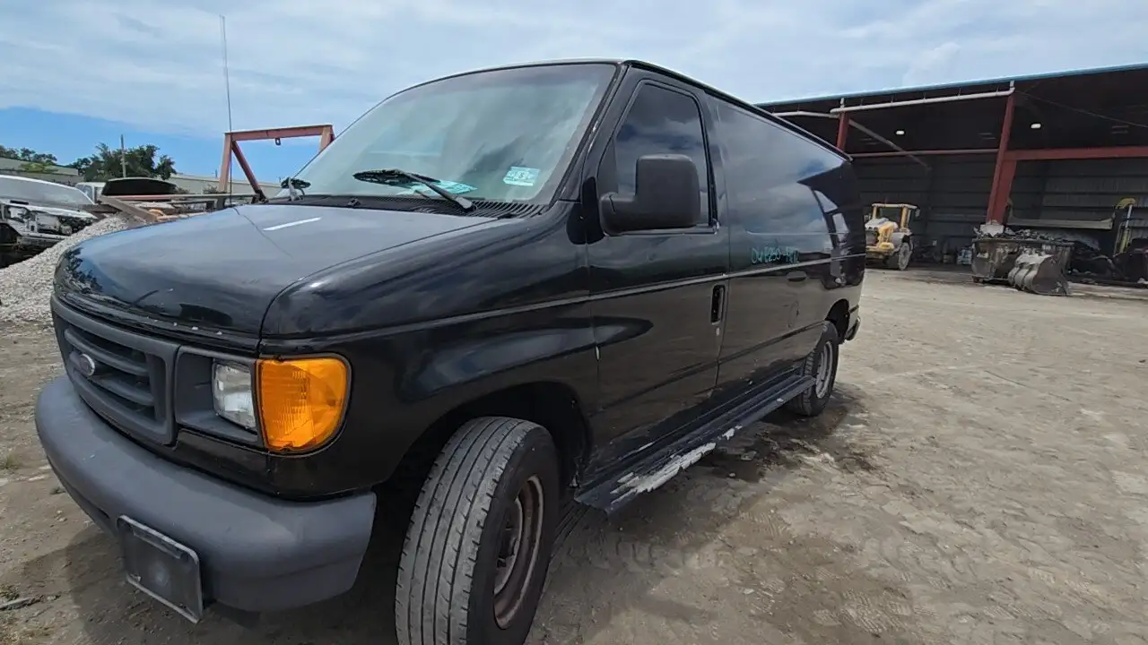 Photo of 2006 Ford E-250