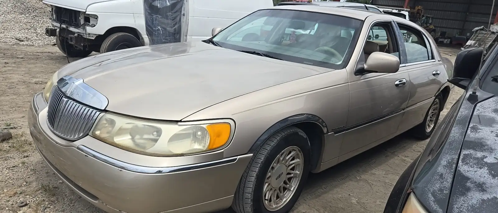 Photo of 1998 Lincoln Town Car