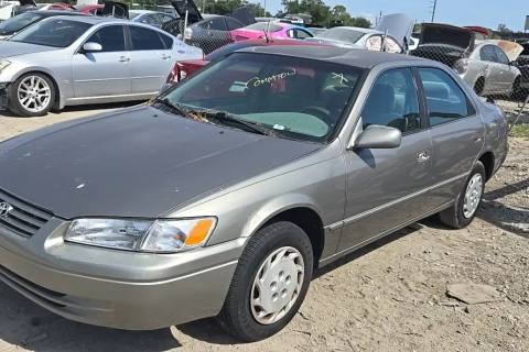 Photo of 1998 Toyota Camry