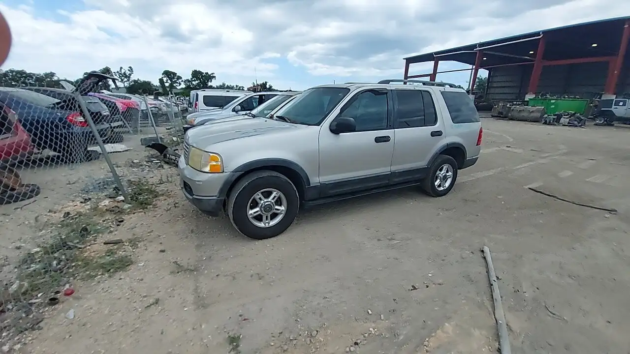 Photo of 2003 Ford Explorer