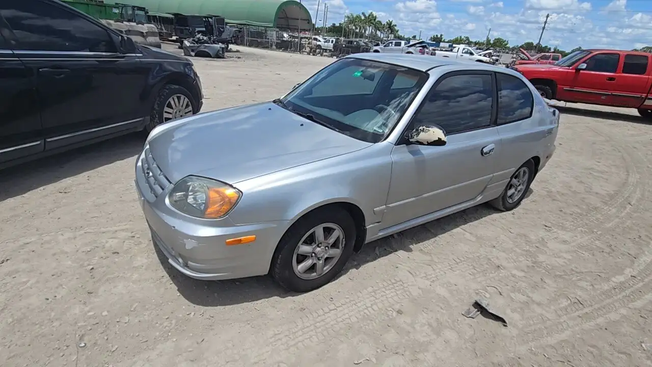 Photo of 2004 Hyundai Accent