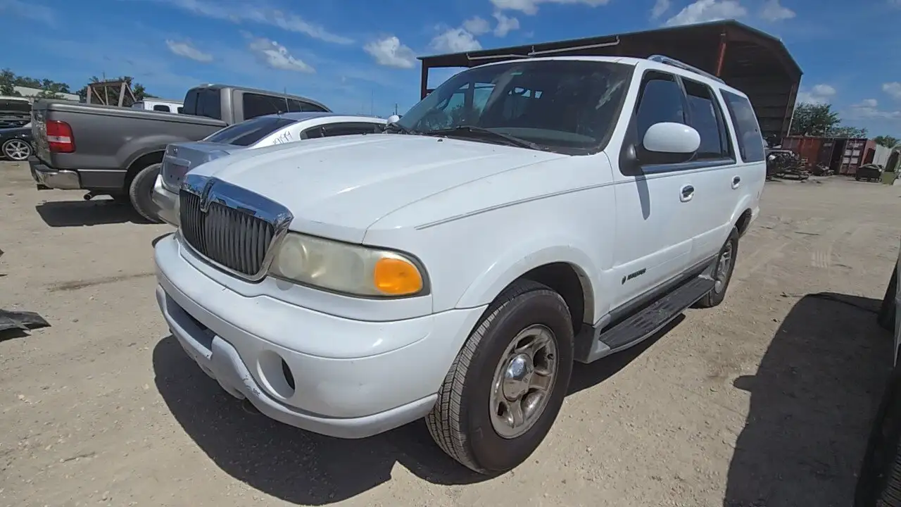 Photo of 2001 Lincoln Navigator