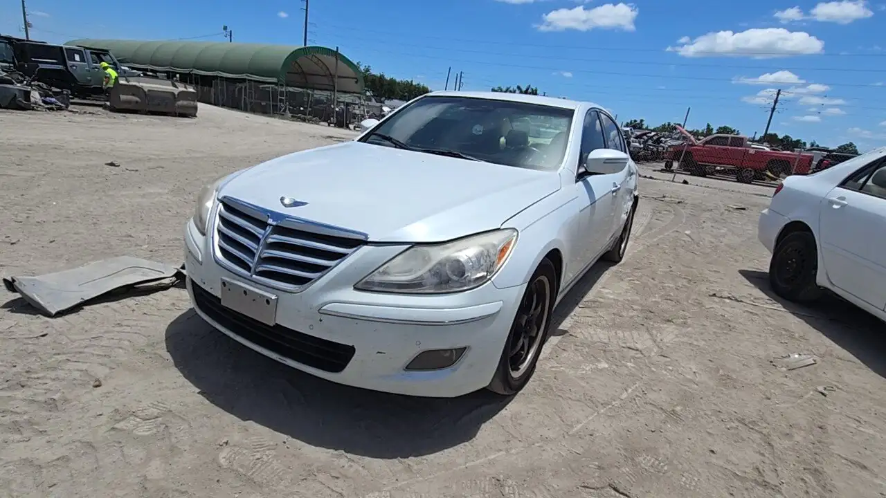 Photo of 2010 Hyundai Genesis