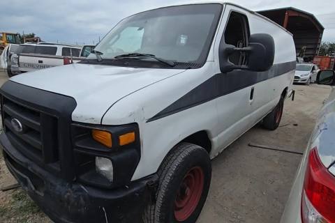 Photo of 2010 Ford E-350 Super Duty