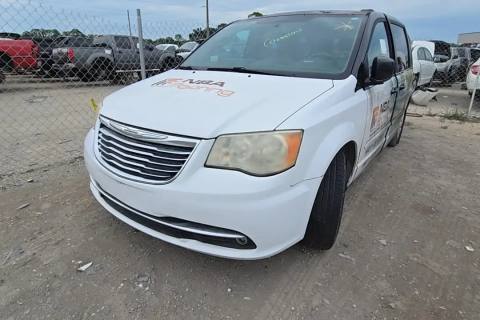 Photo of 2014 Chrysler Town & Country