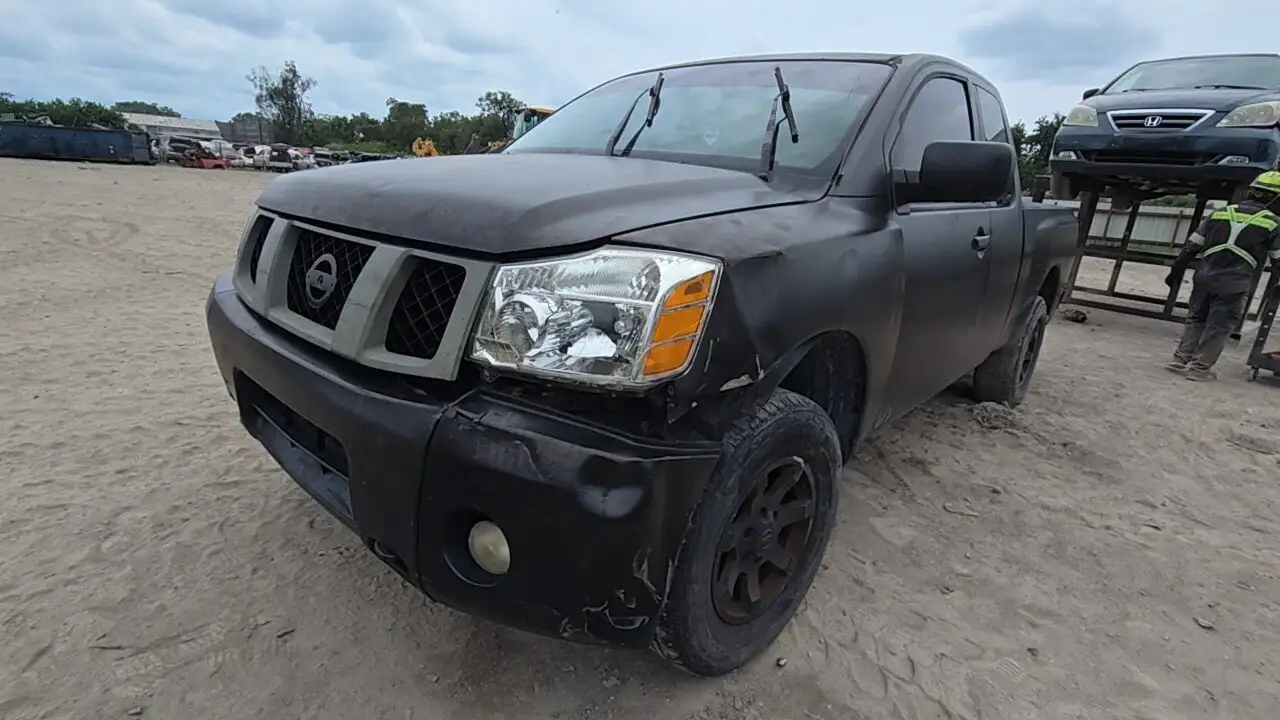 Photo of 2005 Nissan Titan