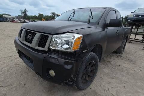 Photo of 2005 Nissan Titan