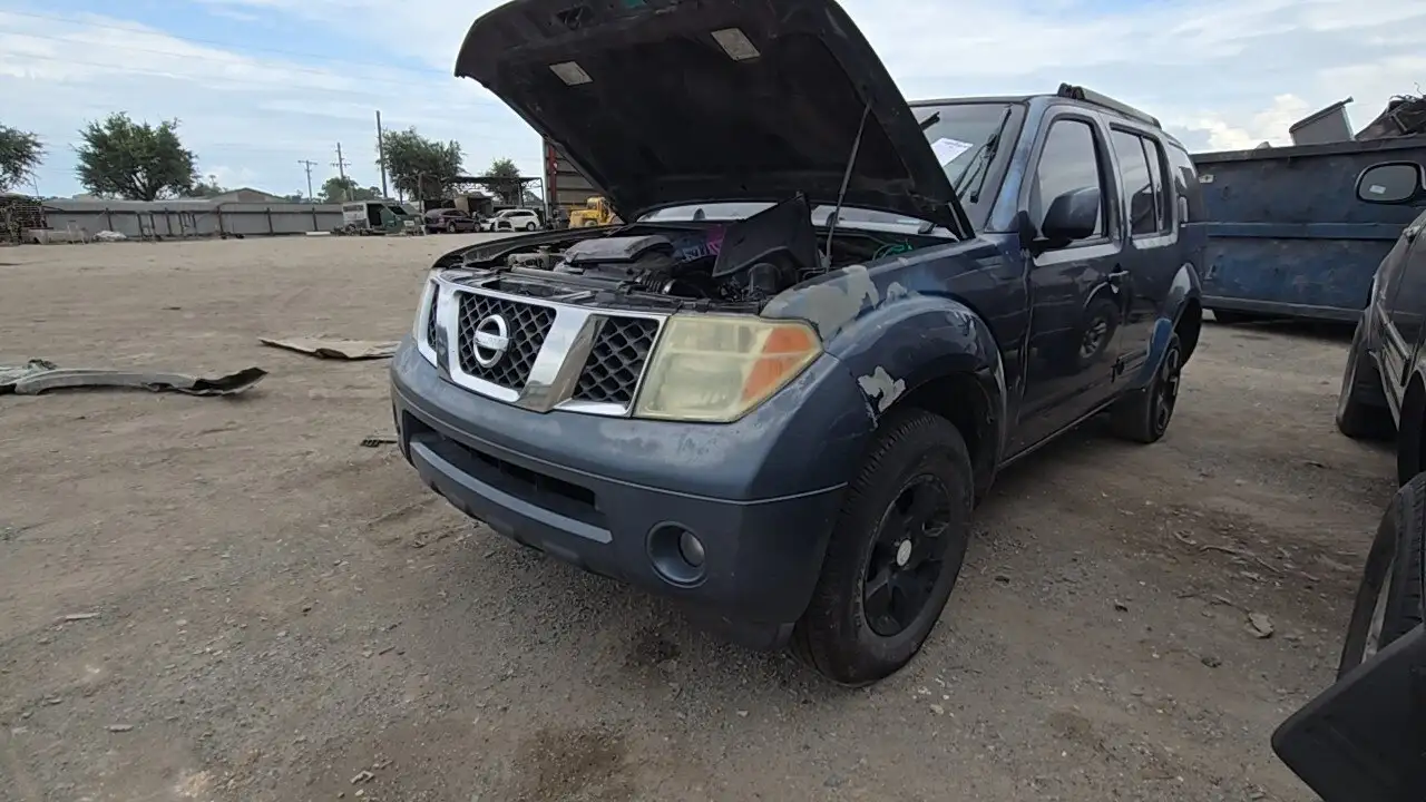 Photo of 2005 Nissan Pathfinder