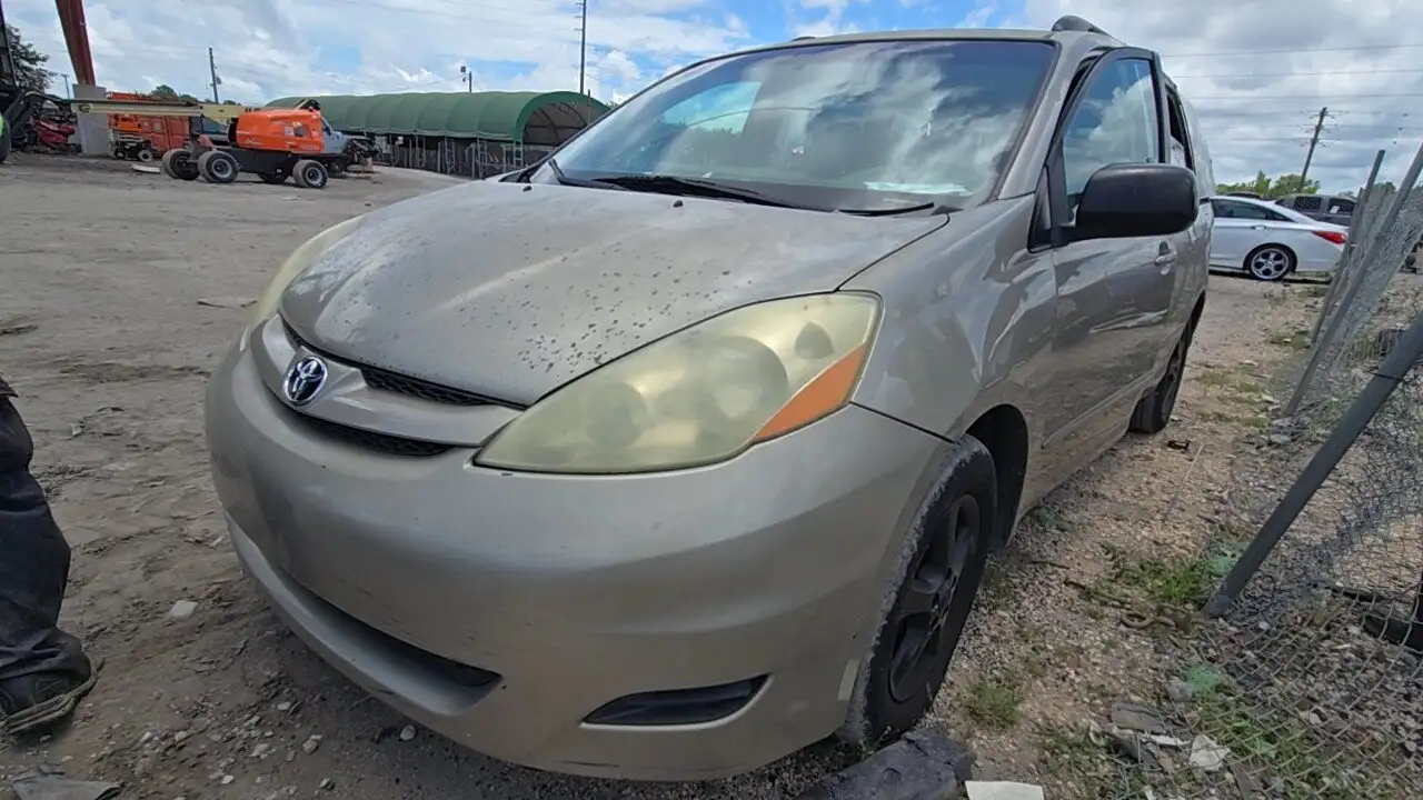 Photo of 2006 Toyota Sienna