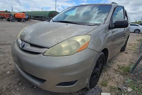 Photo of 2006 Toyota Sienna