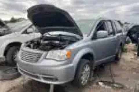 Photo of 2015 Chrysler Town & Country