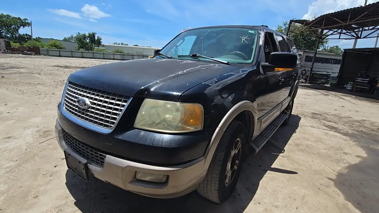 Photo of 2004 Ford Expedition