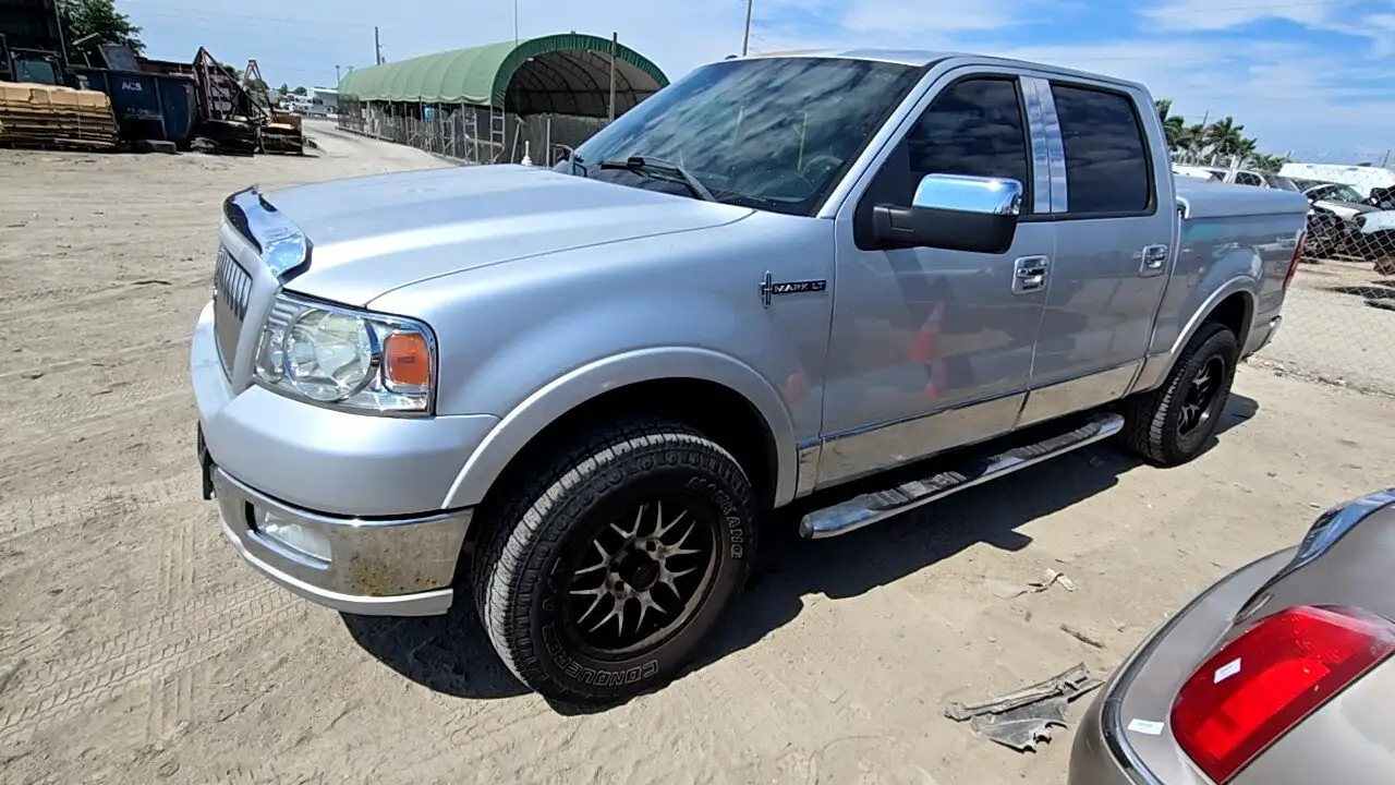 Photo of 2006 Lincoln Mark Lt