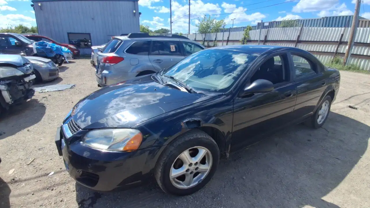 Photo of 2005 Dodge Stratus