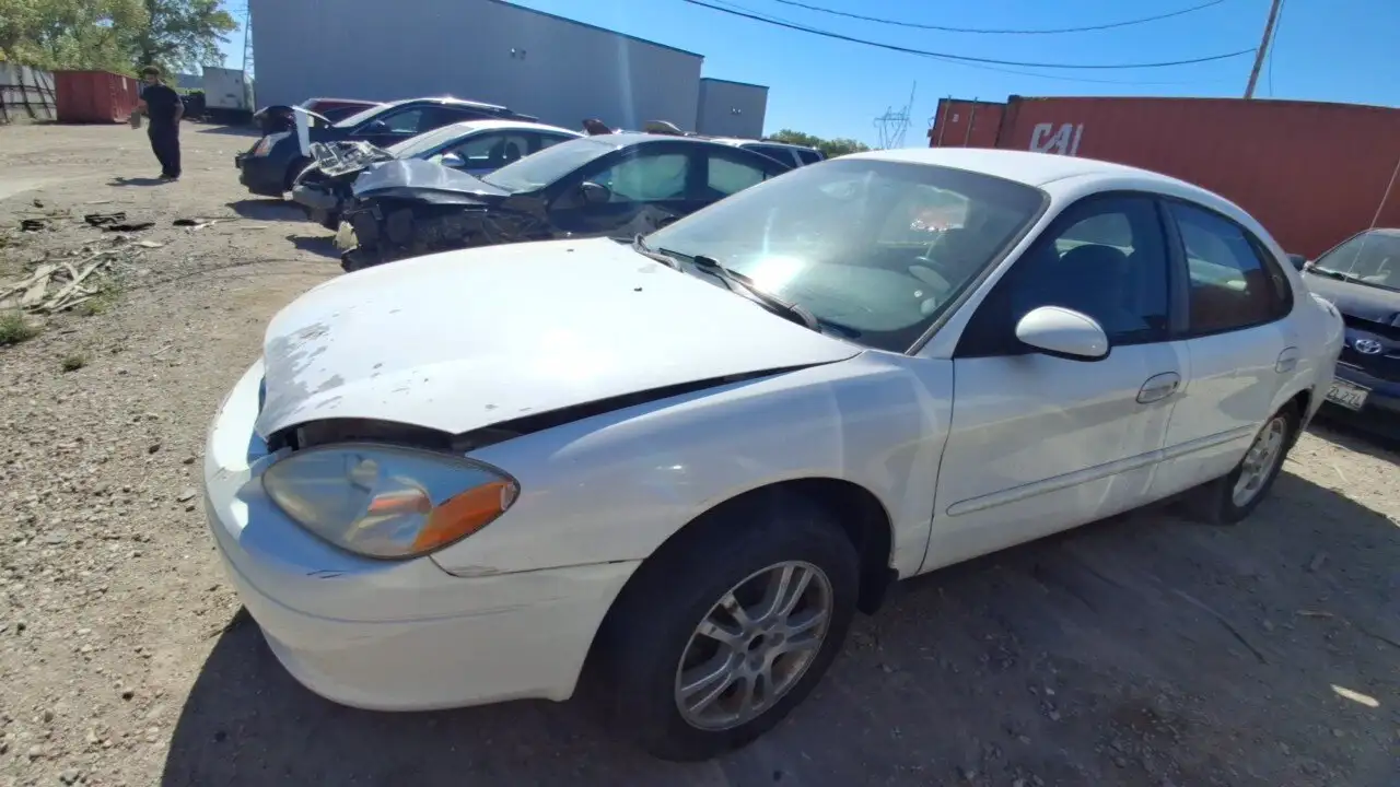 Photo of 2001 Ford Taurus
