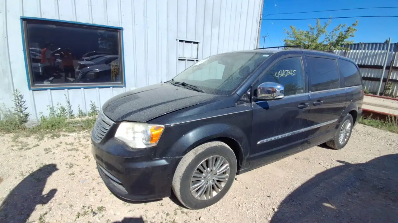 Photo of 2014 Chrysler Town & Country