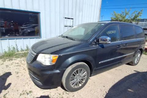 Photo of 2014 Chrysler Town & Country