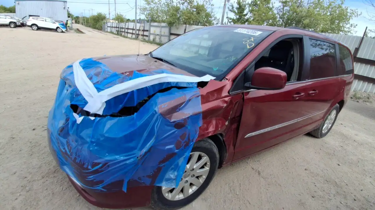 Photo of 2014 Chrysler Town & Country
