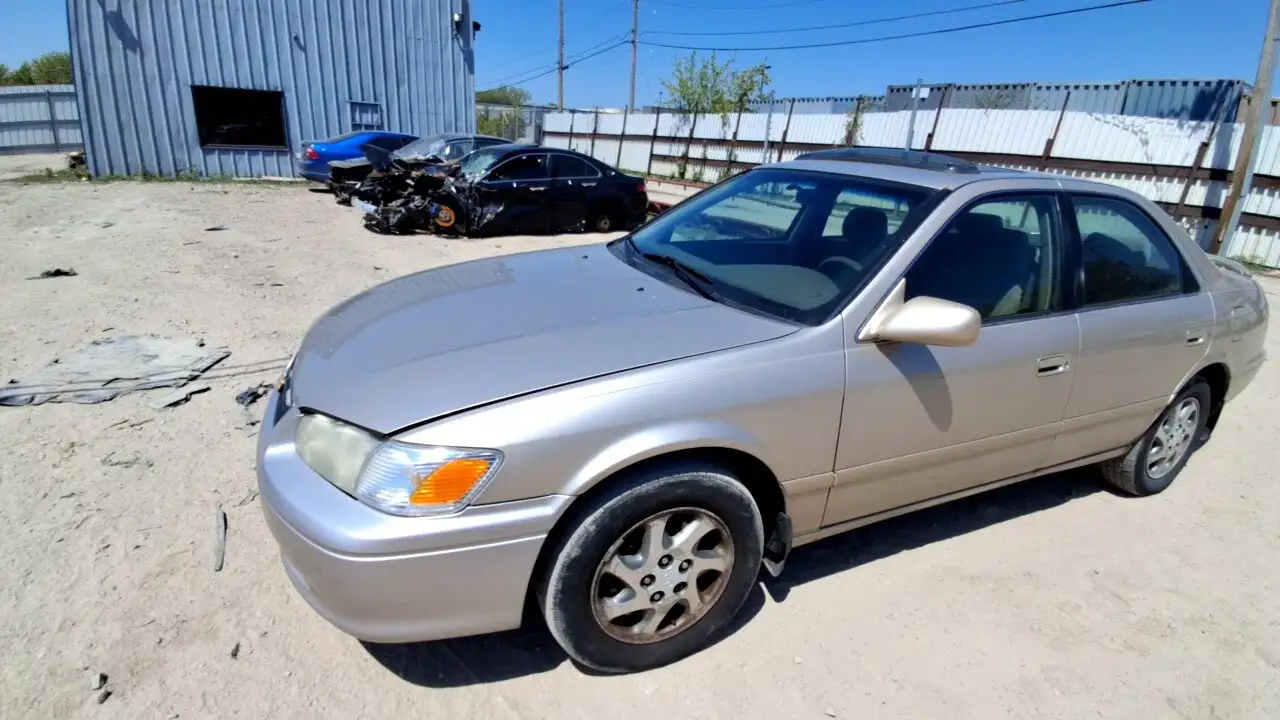 Photo of 2000 Toyota Camry
