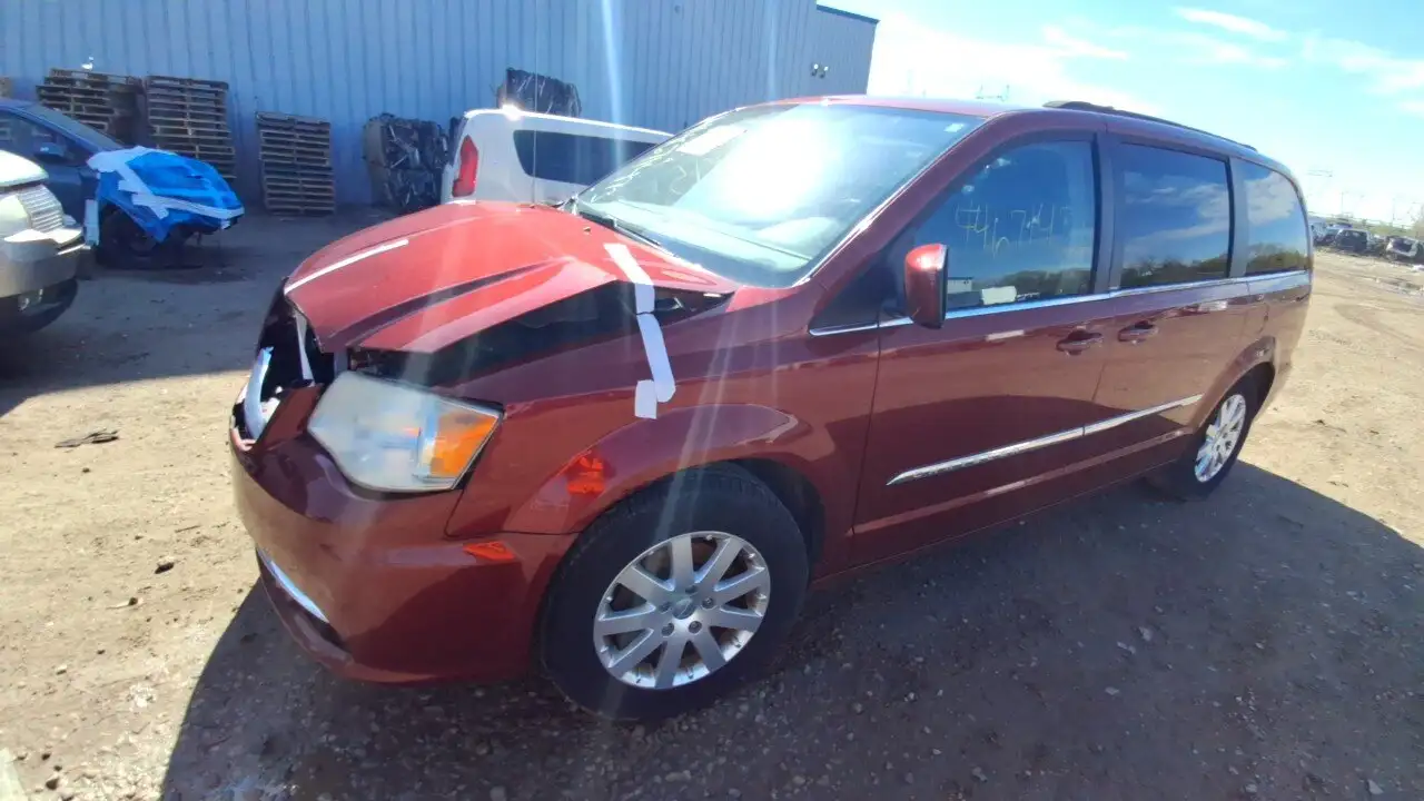 Photo of 2013 Chrysler Town & Country