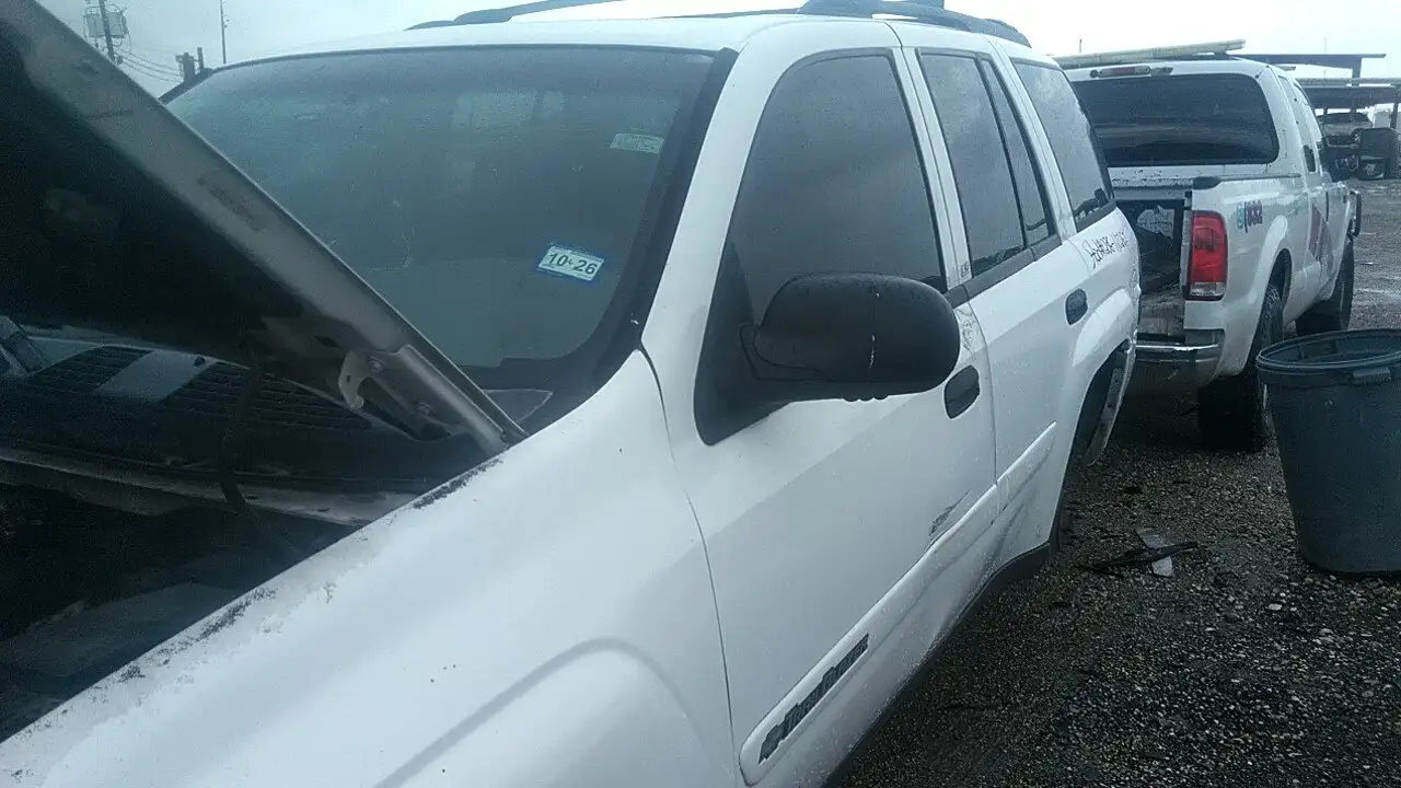 Photo of 2002 Chevrolet Trailblazer