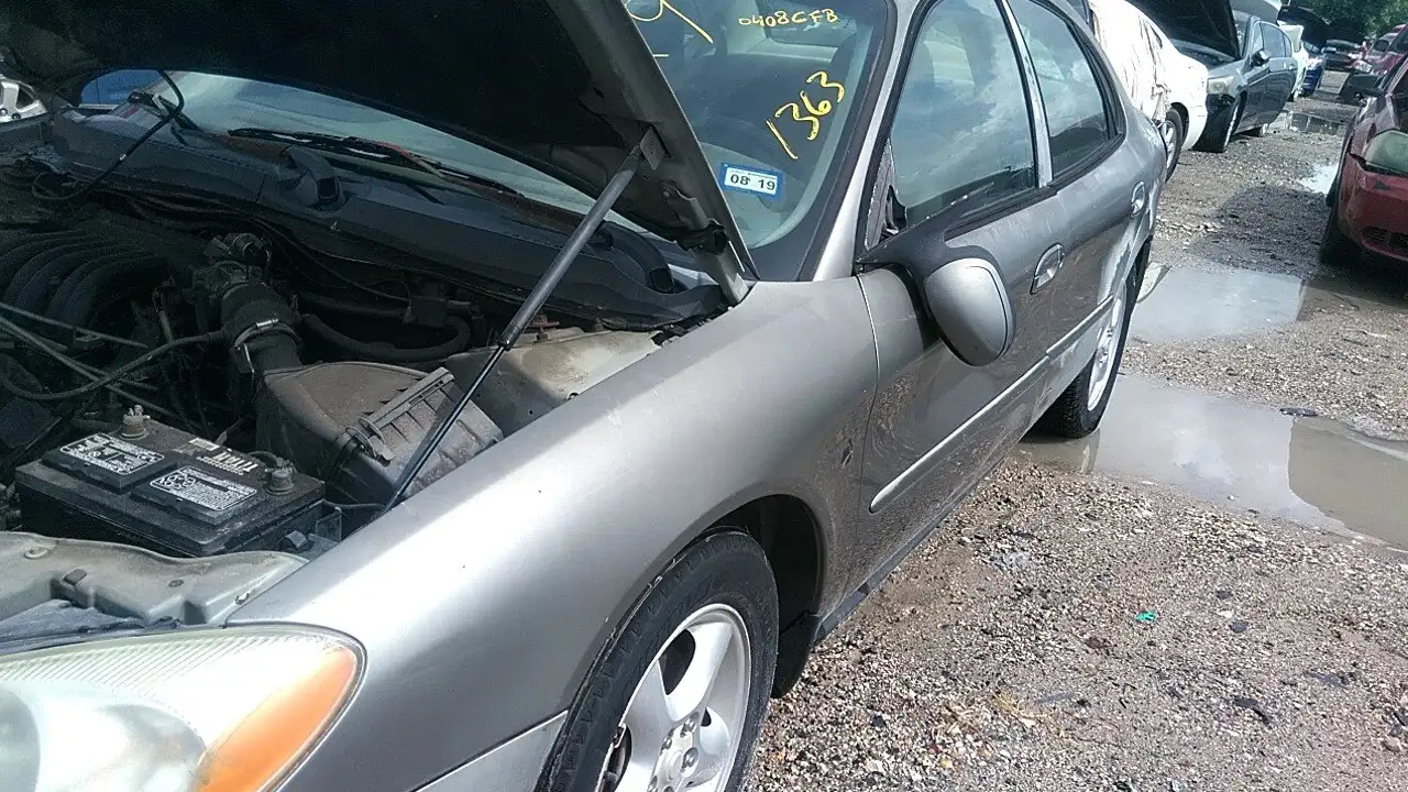 Photo of 2001 Ford Taurus