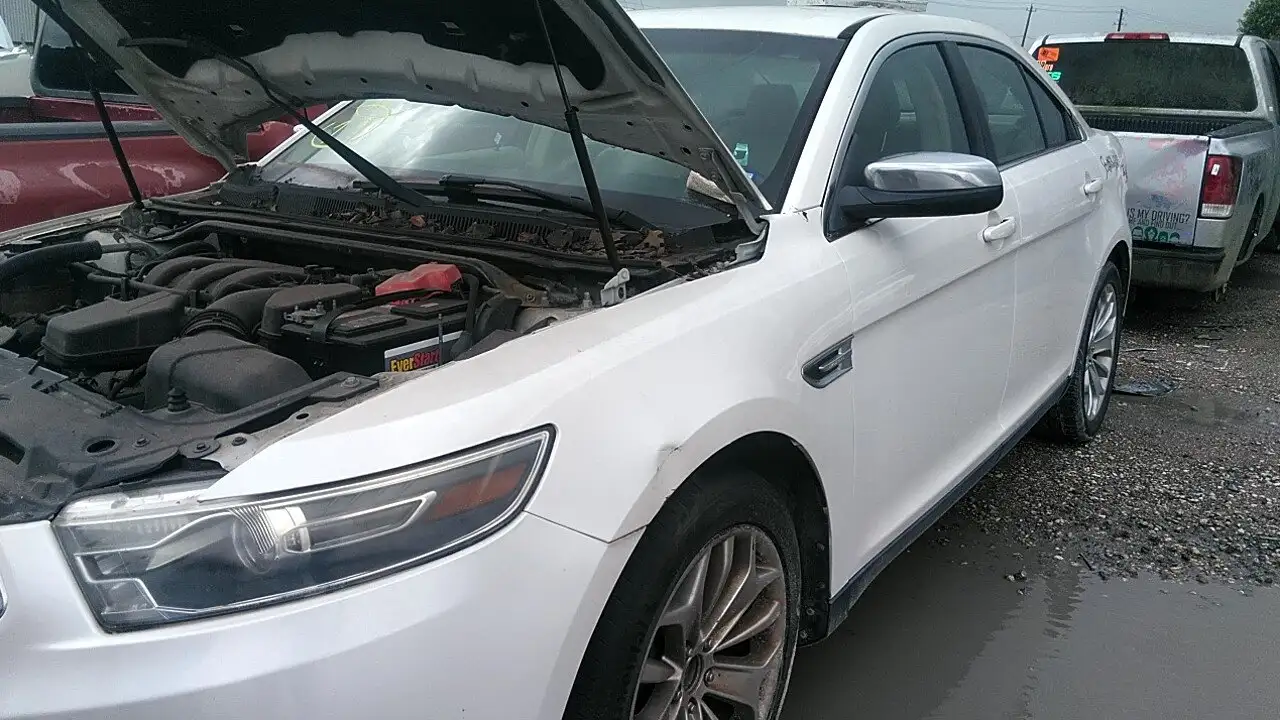 Photo of 2015 Ford Taurus